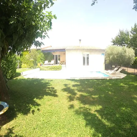 Avec Piscine *